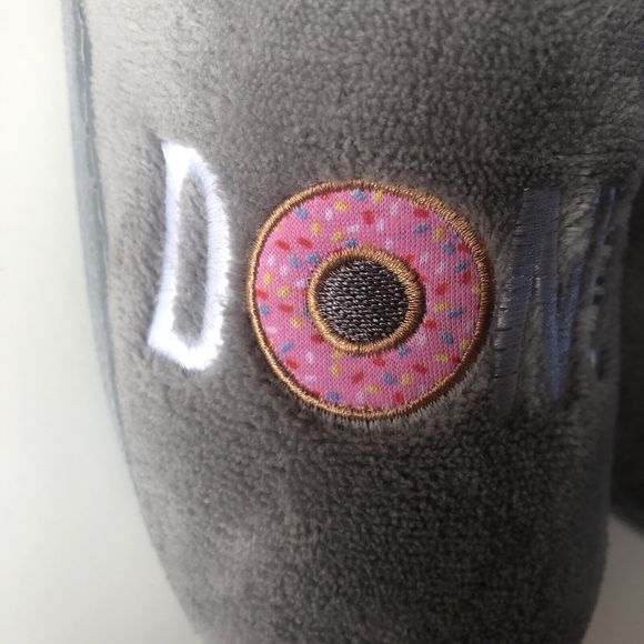 DoNut Kill My Vibe Ladies House Slippers & Socks Set - Size 8-9 Large - Picture 2 of 7